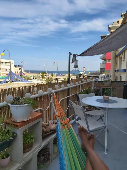 T2 Cosy A La Plage, Terrasse Vue Sur Mer Et Parking Privatif Нарбон Екстериор снимка